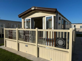 The Retreat 34, Central Heating, Pet friendly, WiFi - Golden Palm Resort - Meadow Lakes Caravan & Lodge Hire